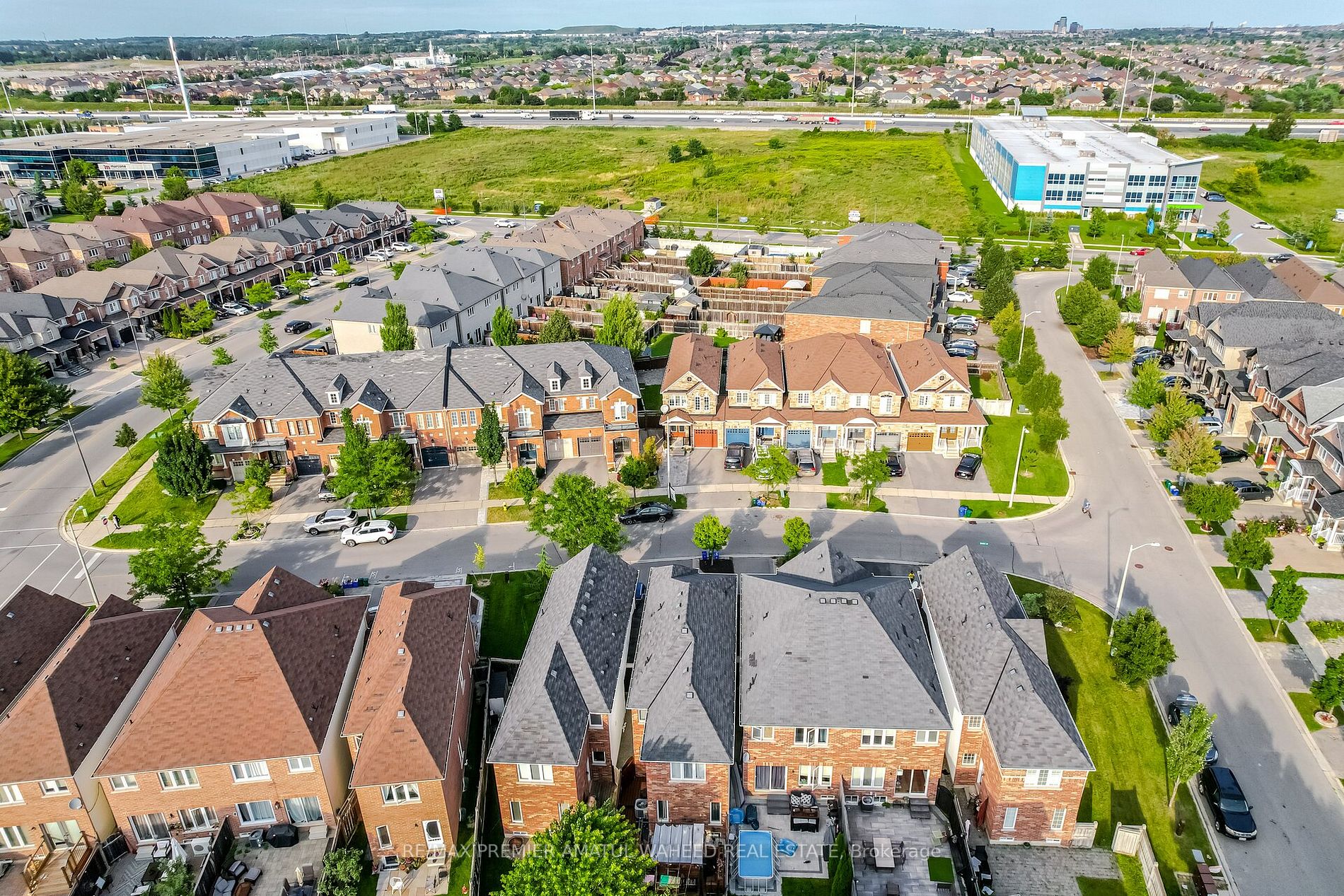 9 Summit Dr