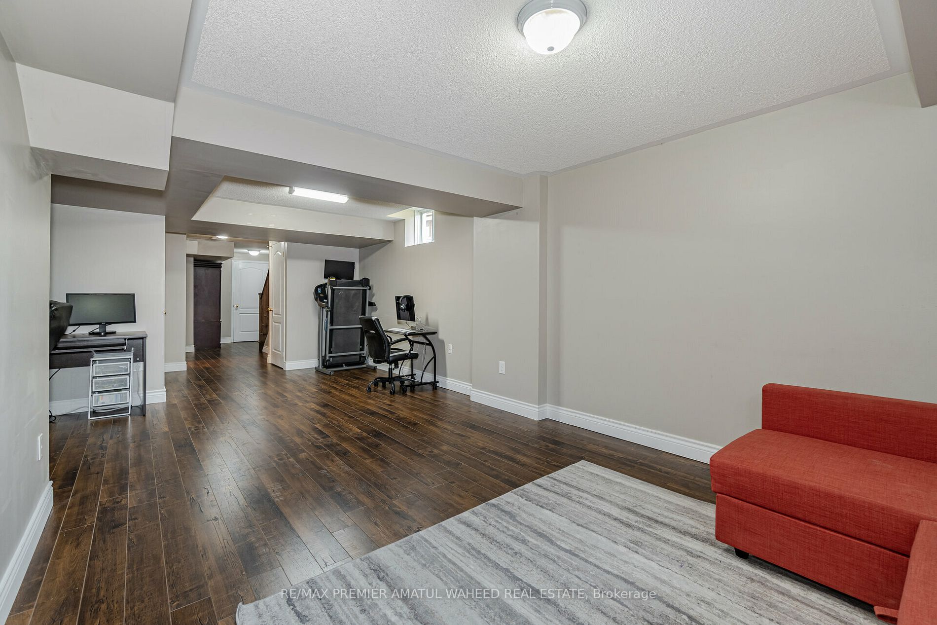 9 Summit Dr