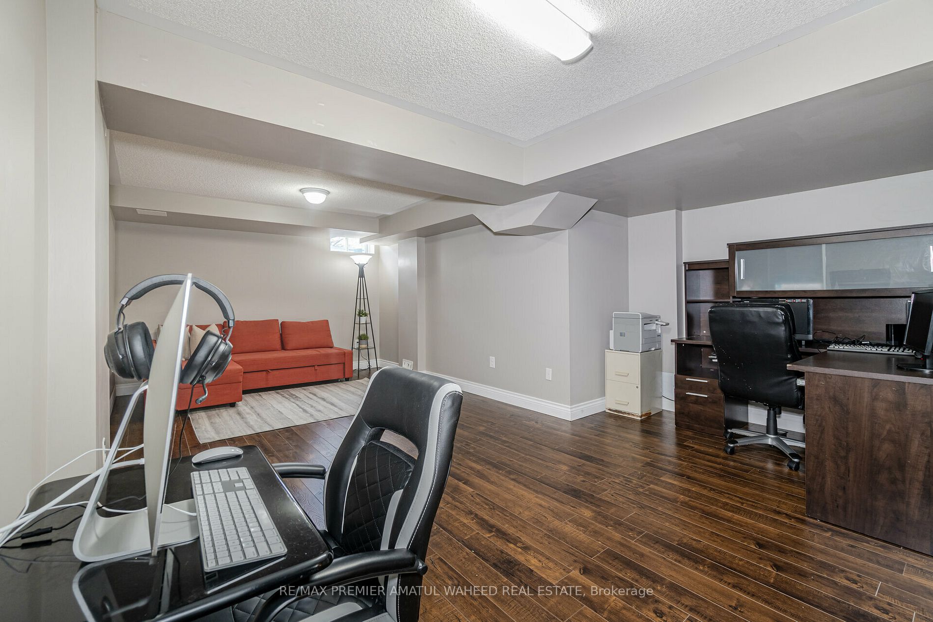 9 Summit Dr