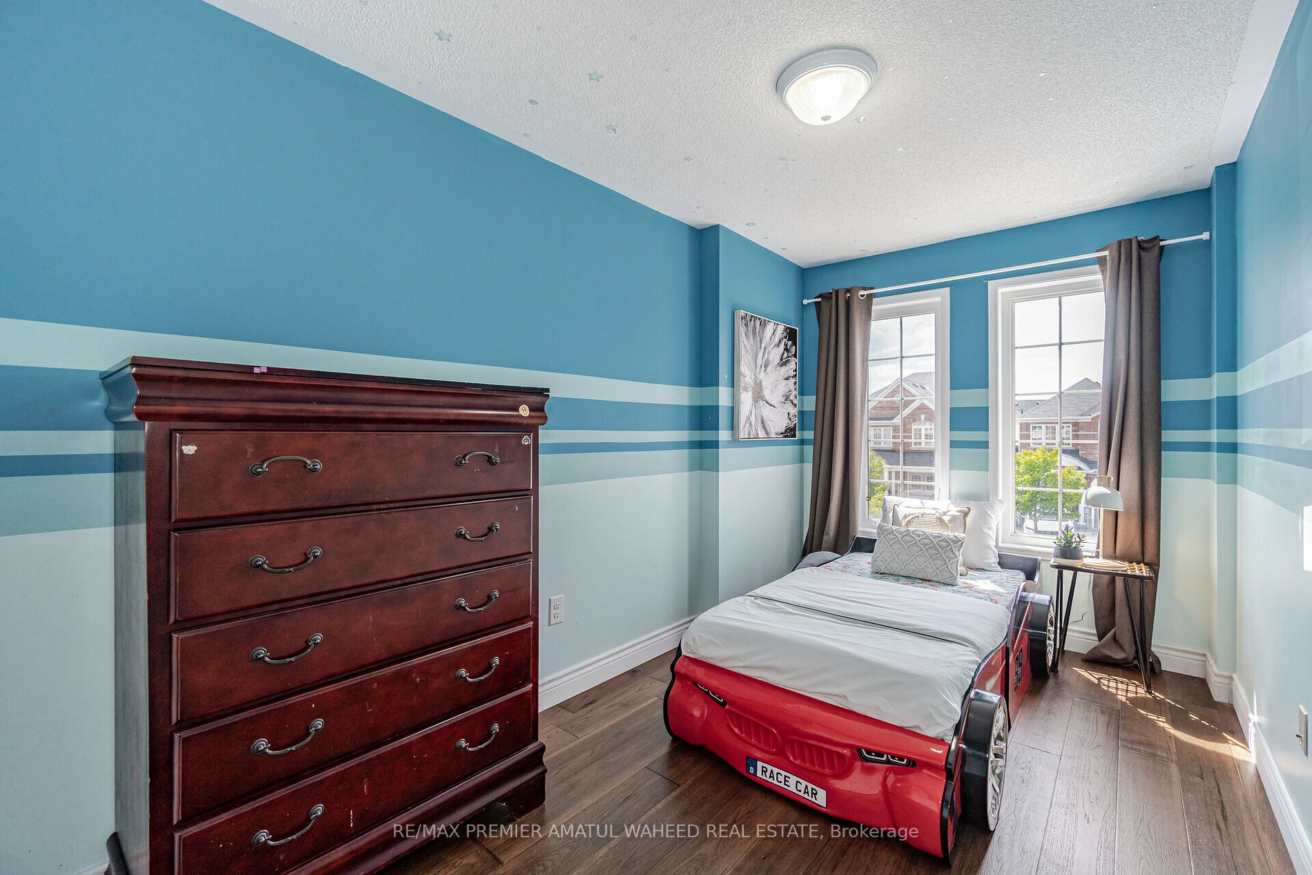 9 Summit Dr