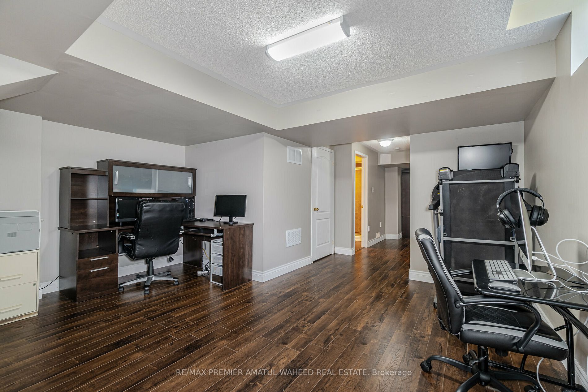 9 Summit Dr