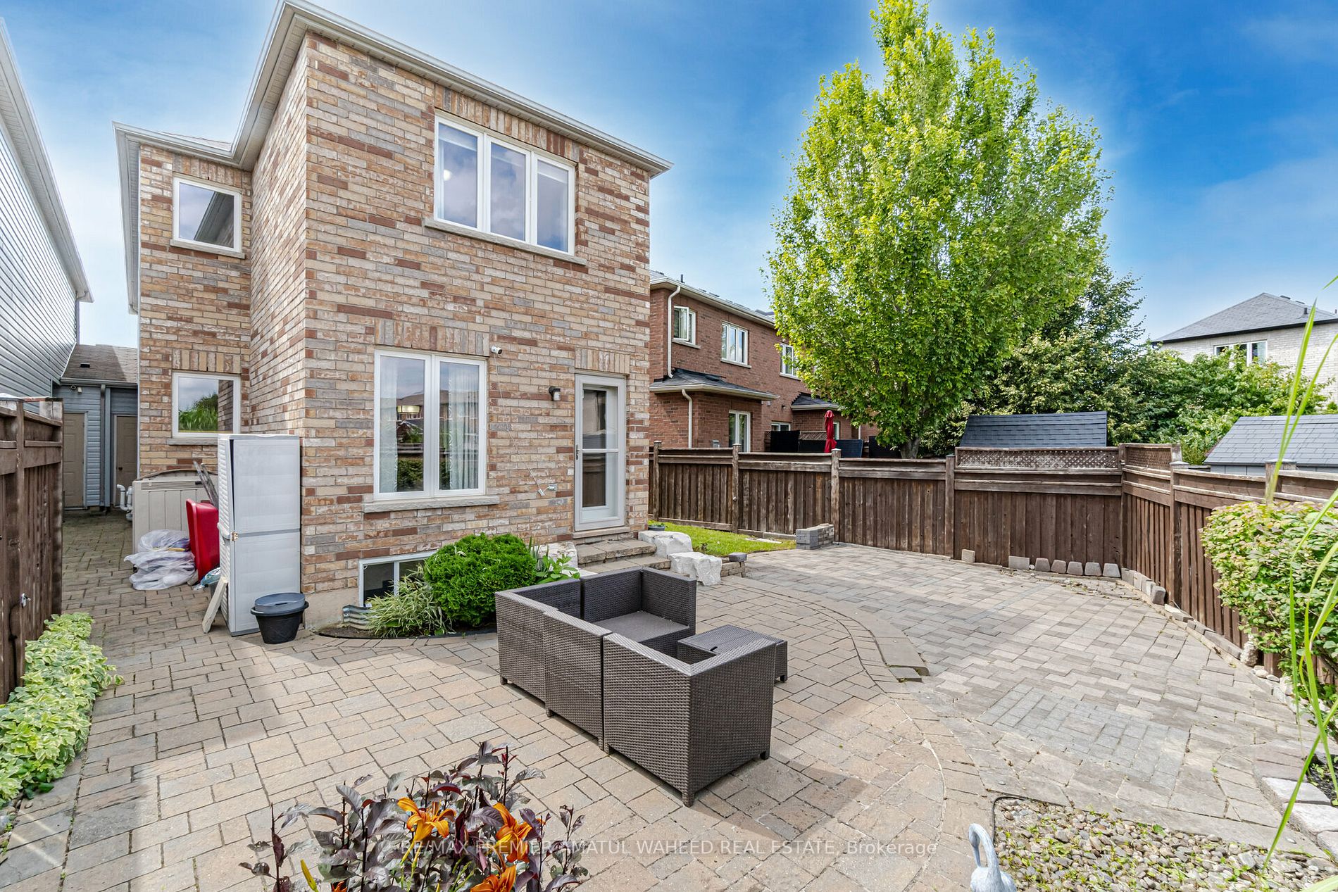 9 Summit Dr