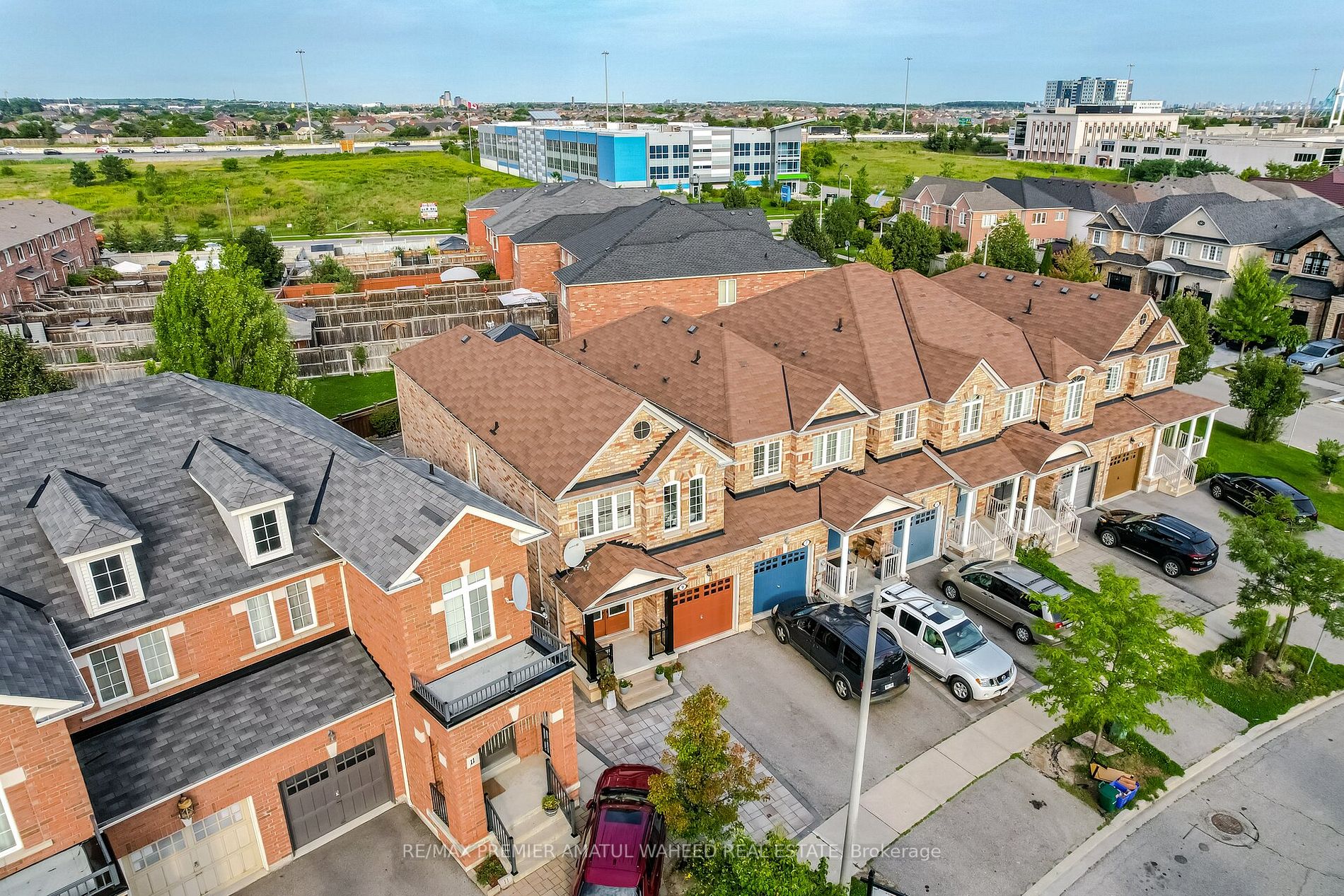 9 Summit Dr
