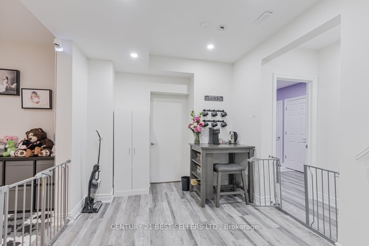 109 Hutchinson Dr