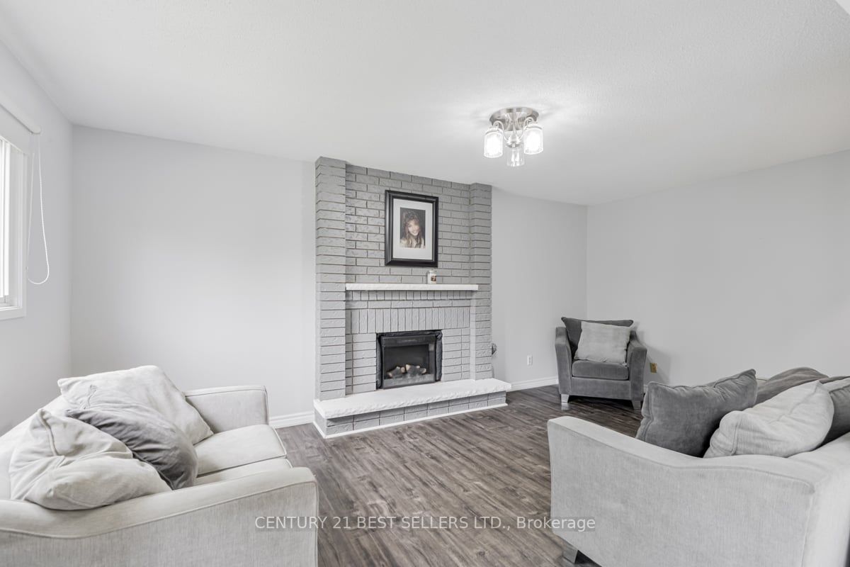 109 Hutchinson Dr