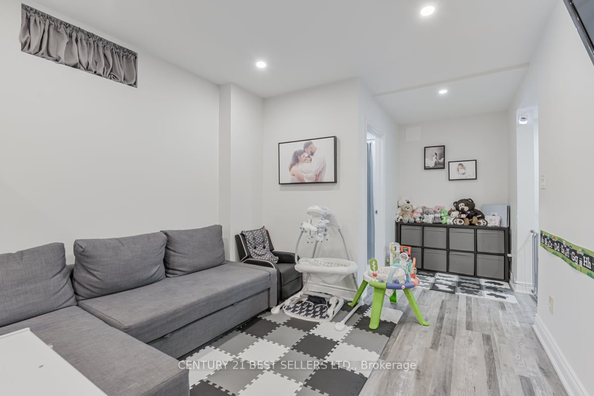 109 Hutchinson Dr
