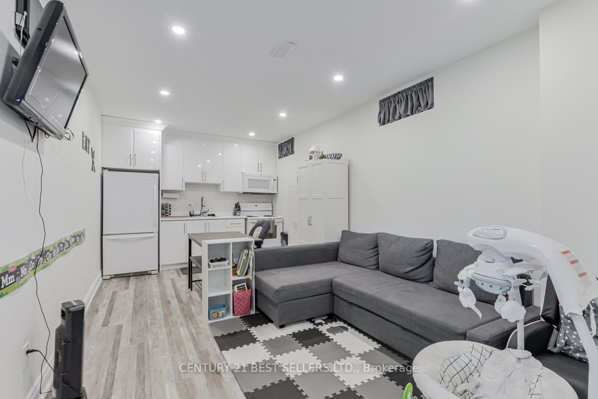 109 Hutchinson Dr