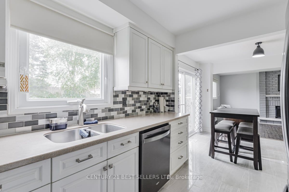 109 Hutchinson Dr