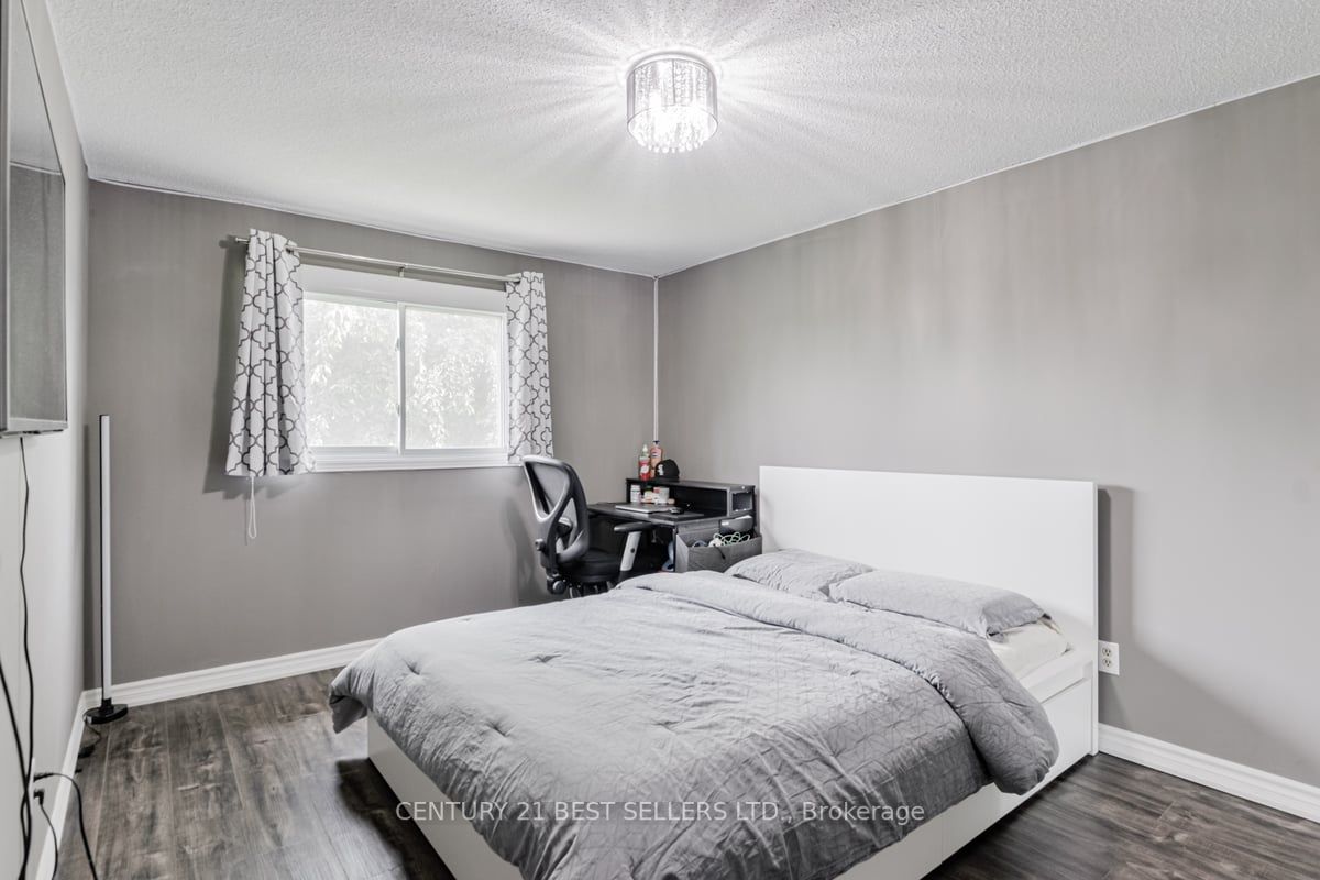 109 Hutchinson Dr