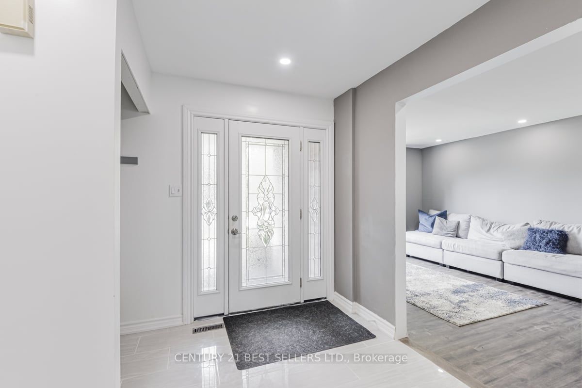 109 Hutchinson Dr