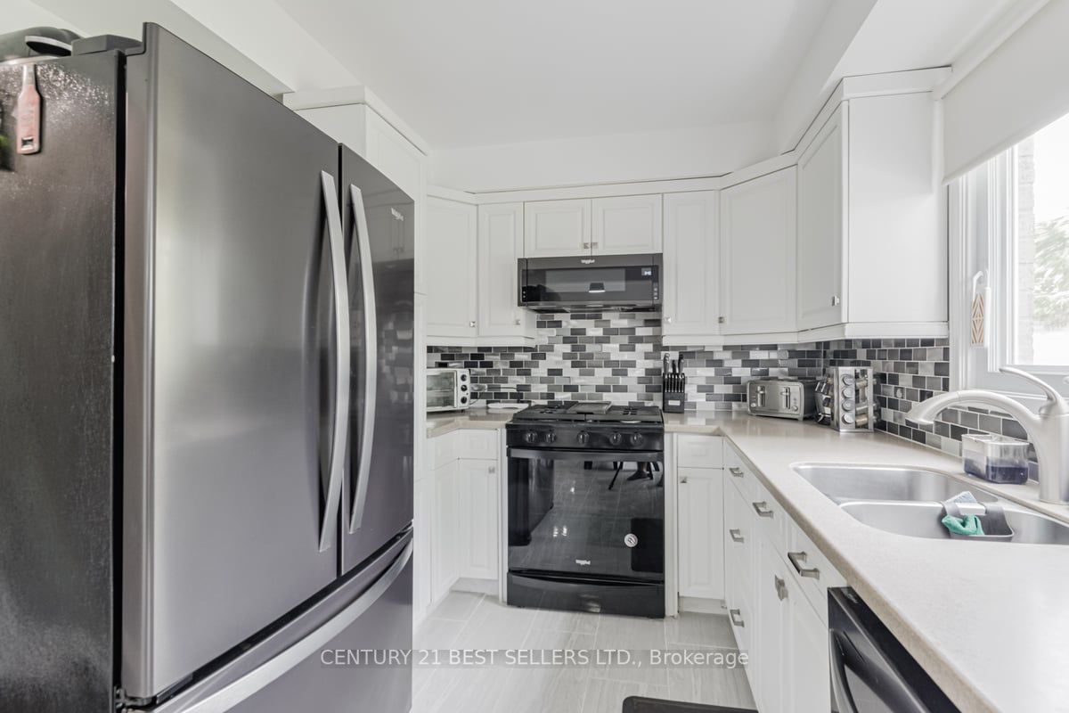 109 Hutchinson Dr