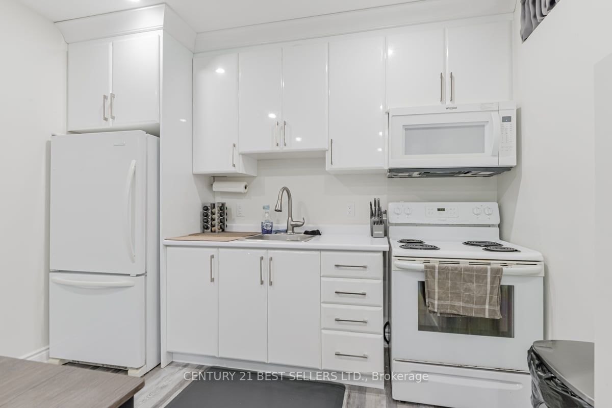 109 Hutchinson Dr