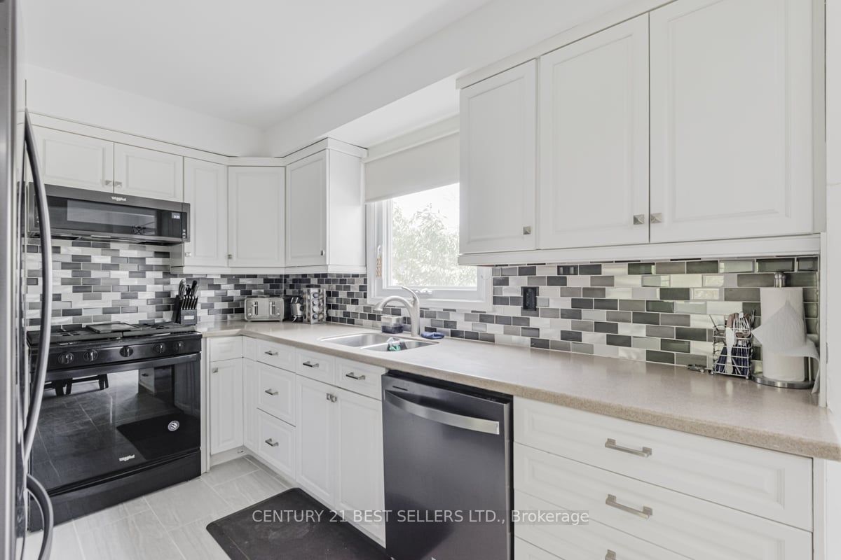 109 Hutchinson Dr