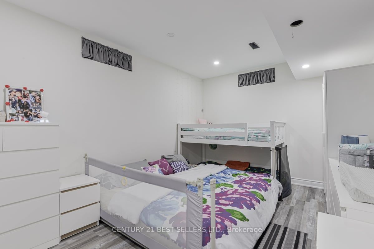 109 Hutchinson Dr