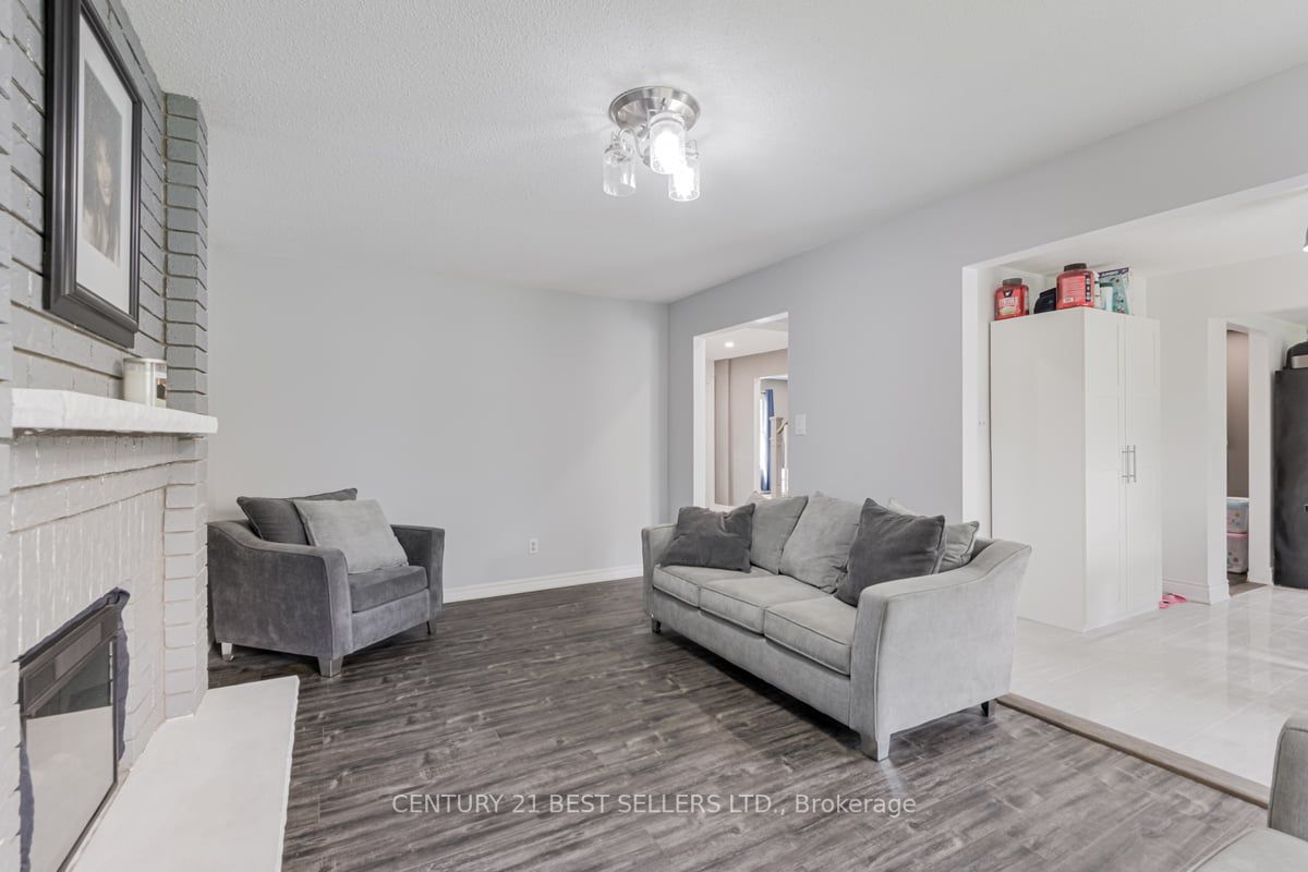 109 Hutchinson Dr