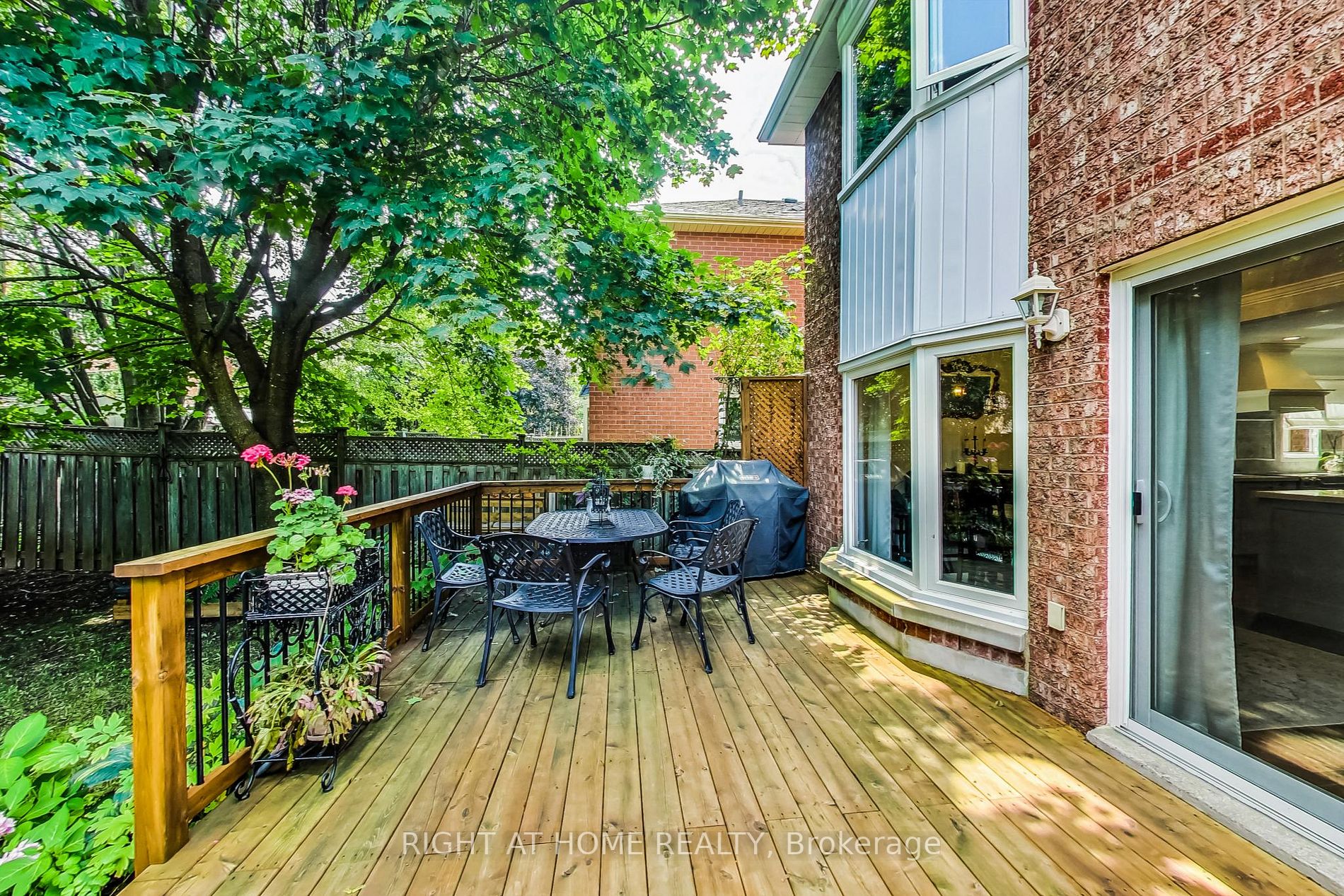 75 Sandfield Dr
