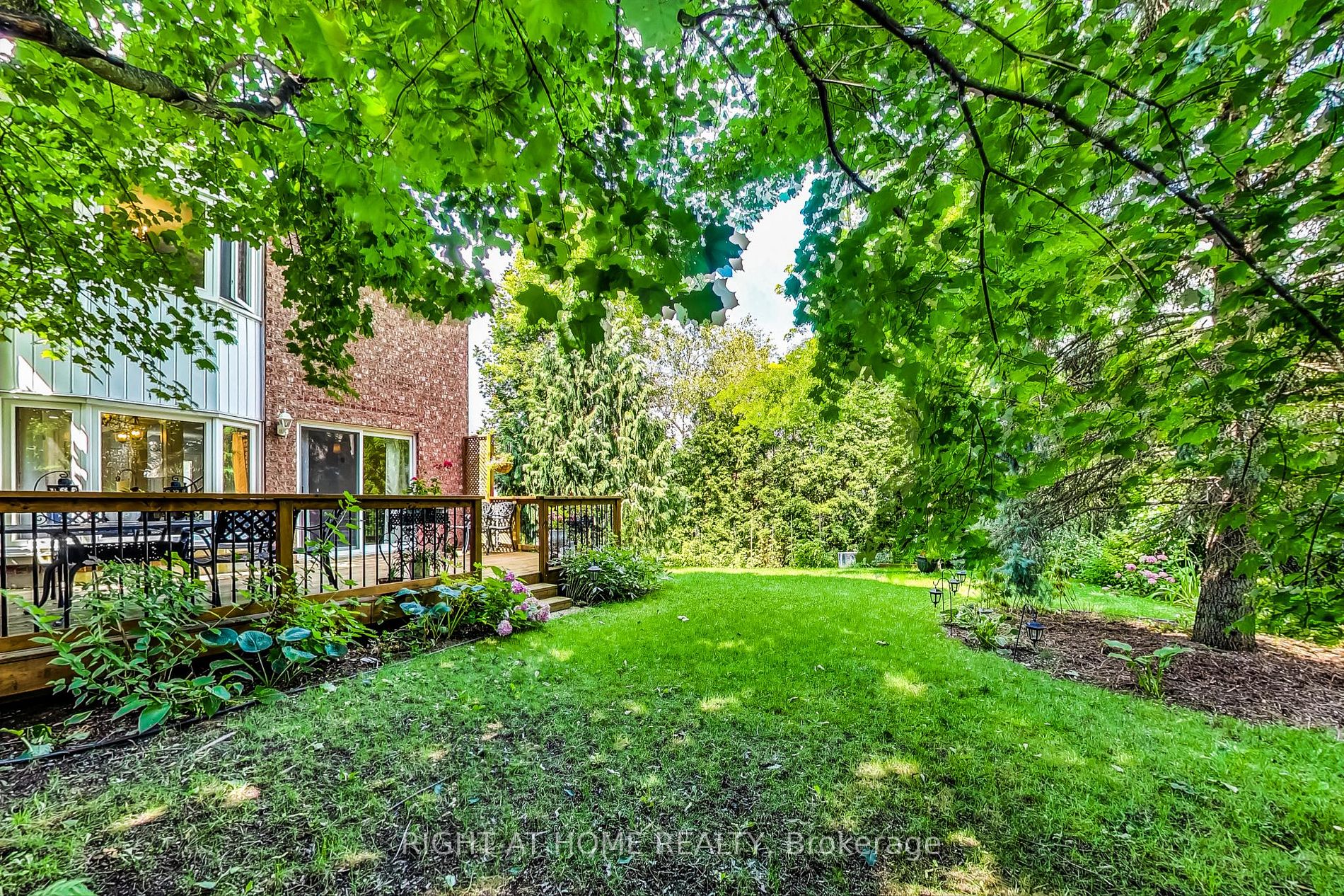75 Sandfield Dr