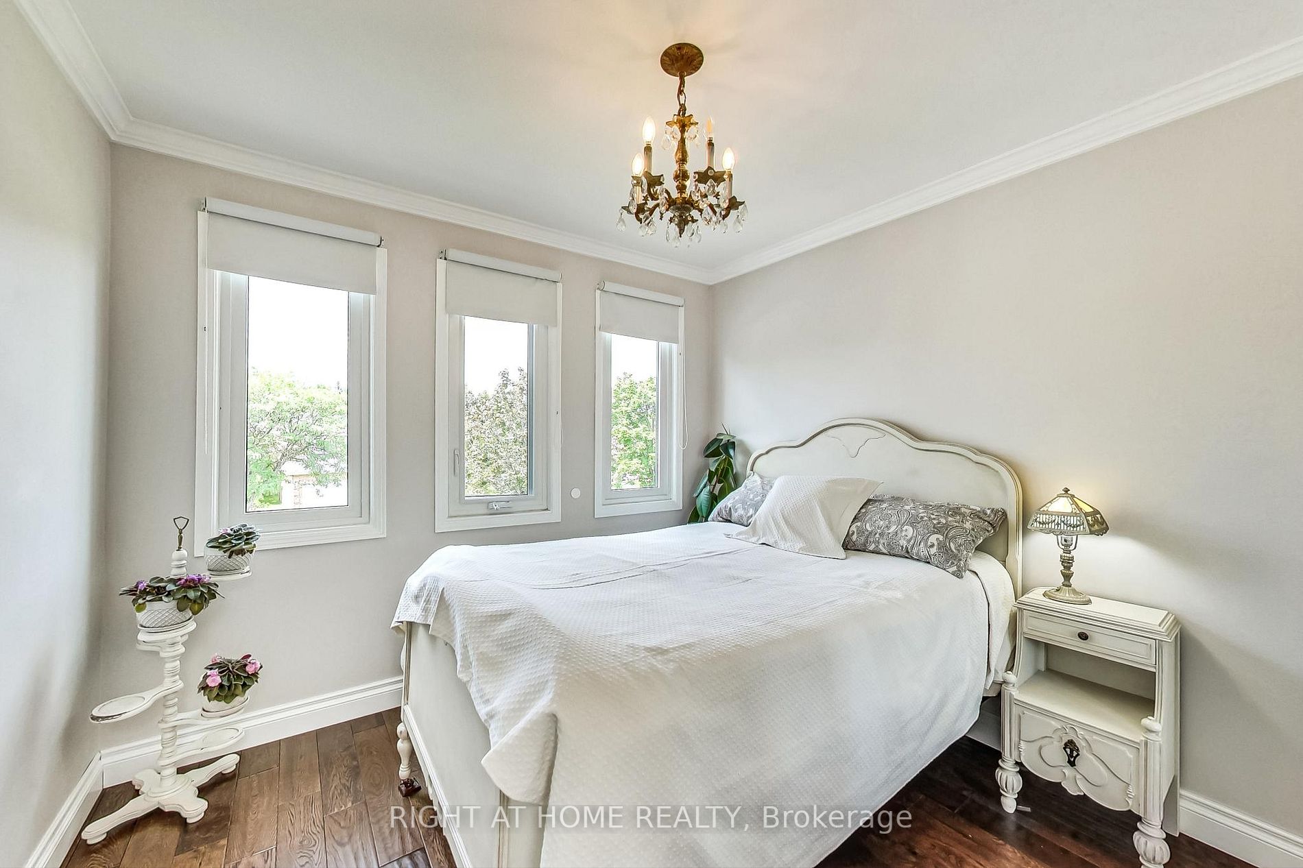 75 Sandfield Dr