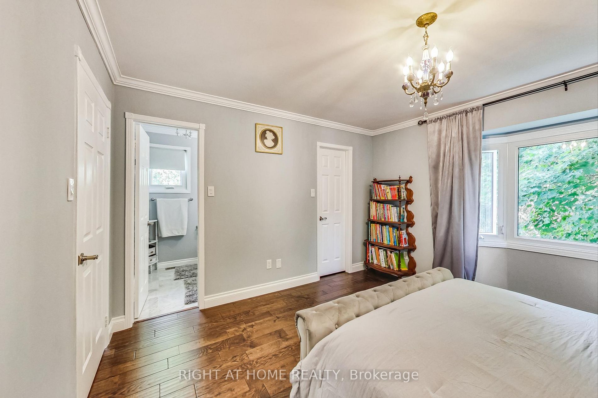 75 Sandfield Dr