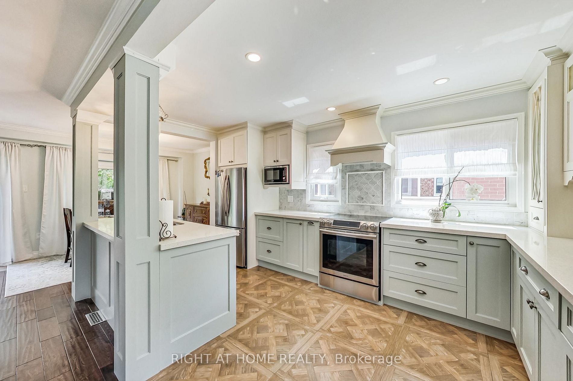 75 Sandfield Dr