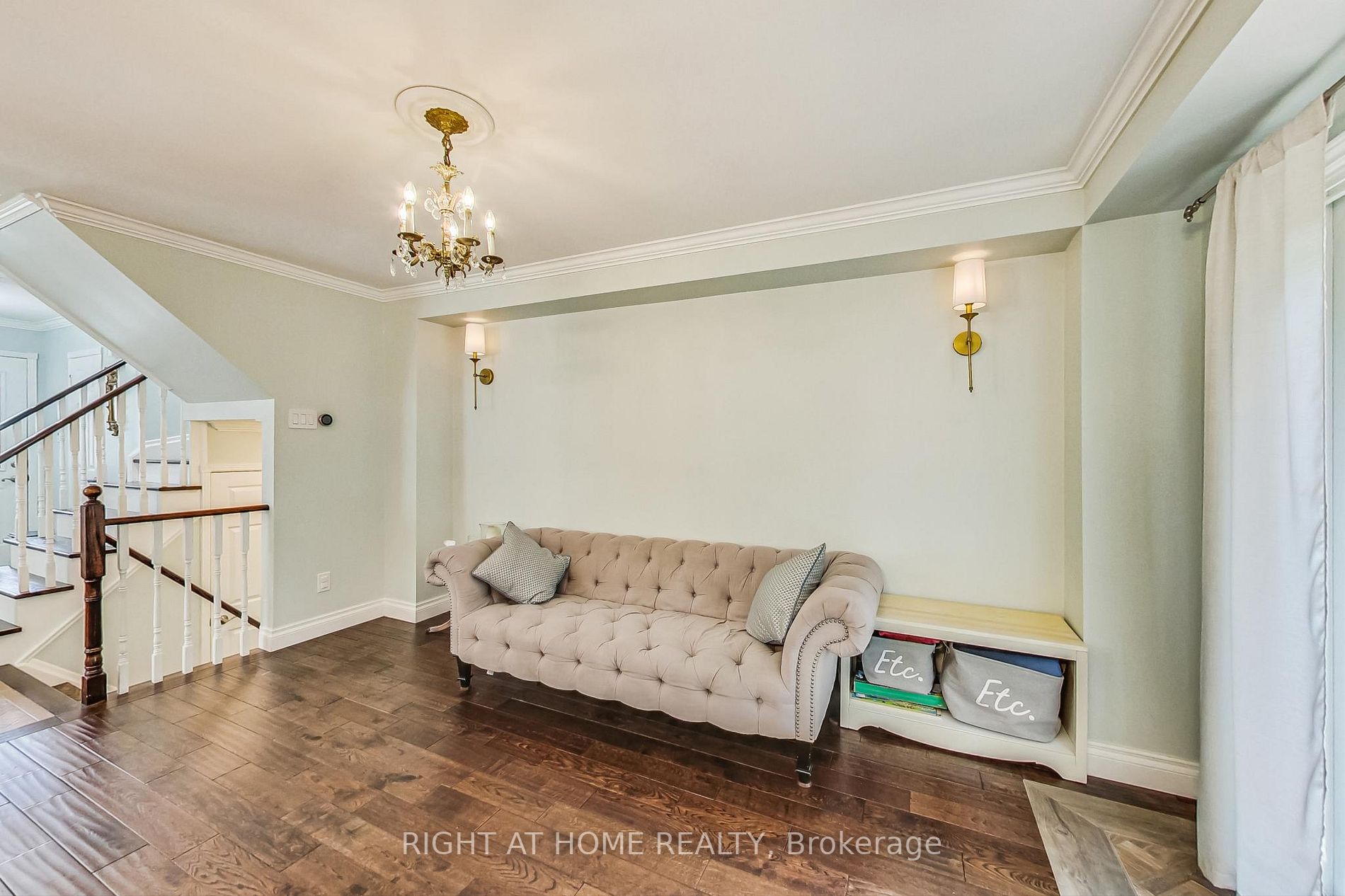 75 Sandfield Dr