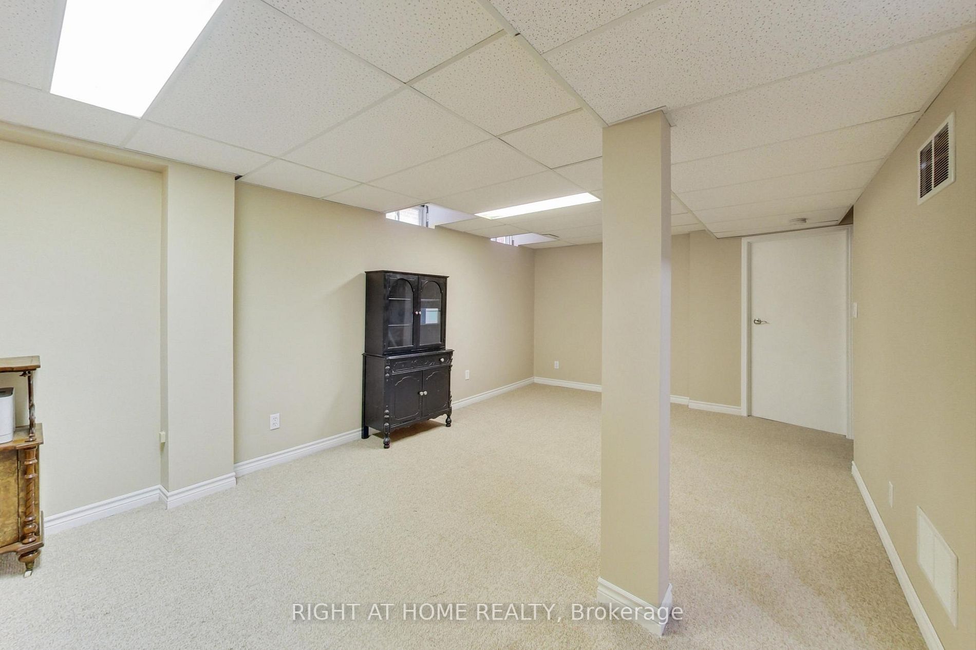 75 Sandfield Dr
