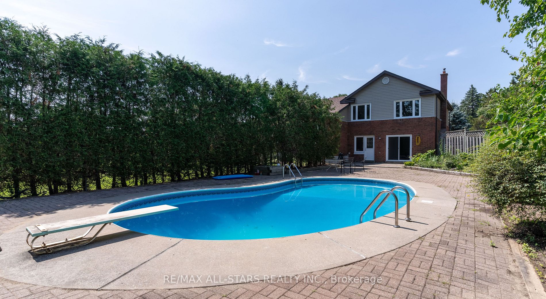 7 Hollinrake St