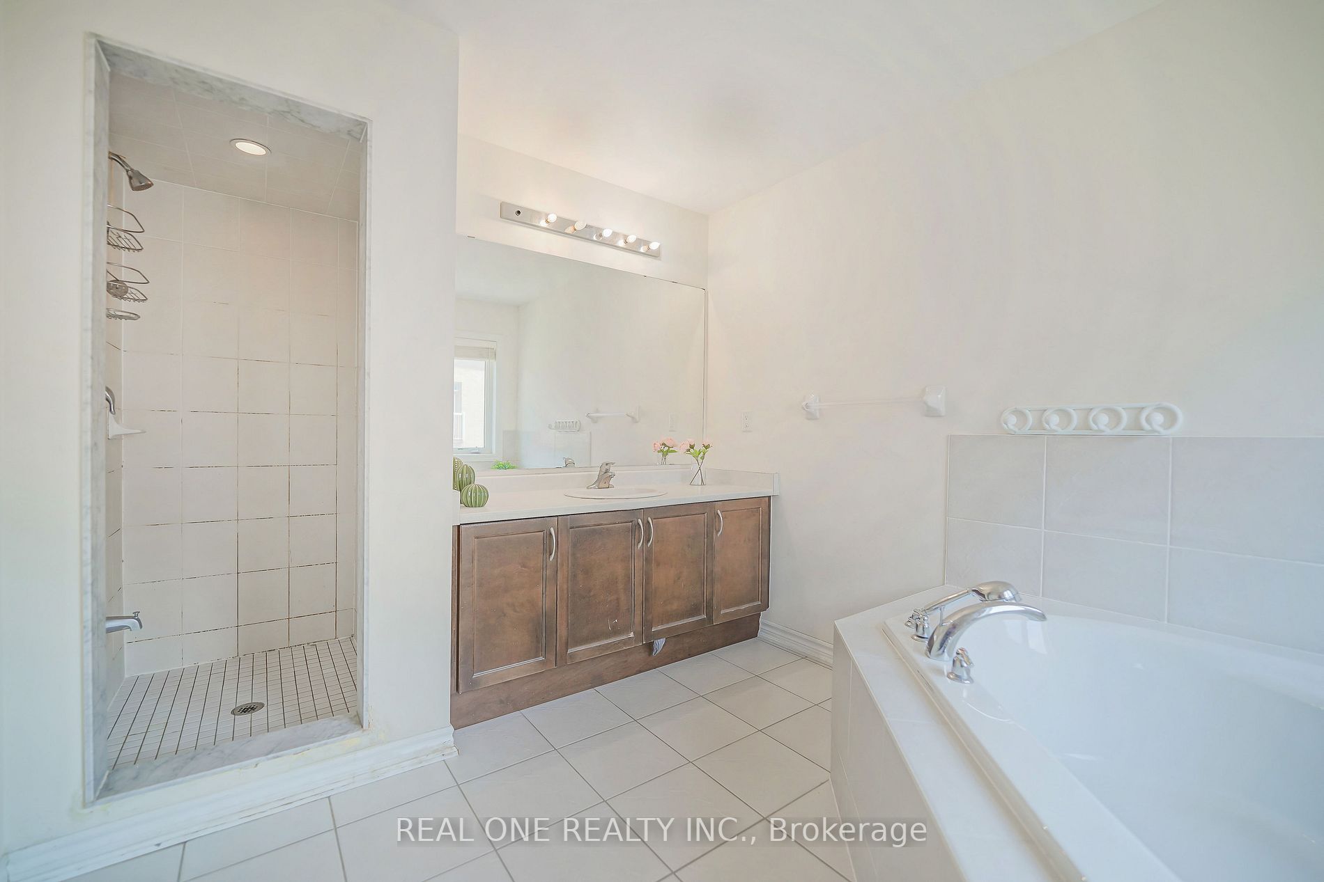91 Living Cres