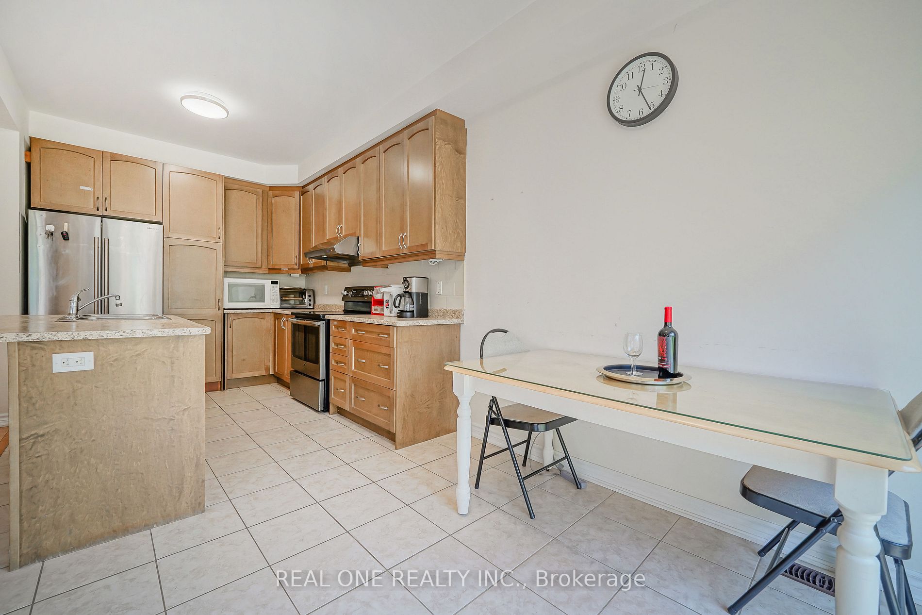 91 Living Cres