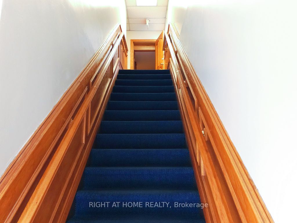 10 Harlech Crt, #1