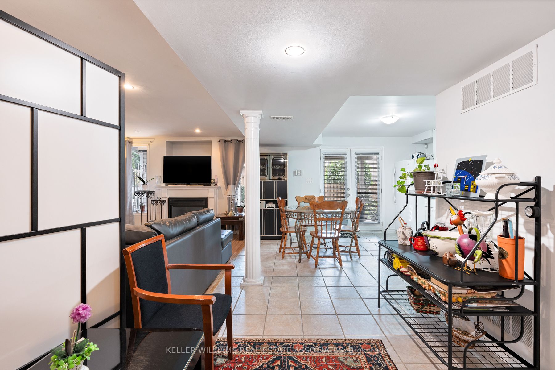 81 Crown Cres
