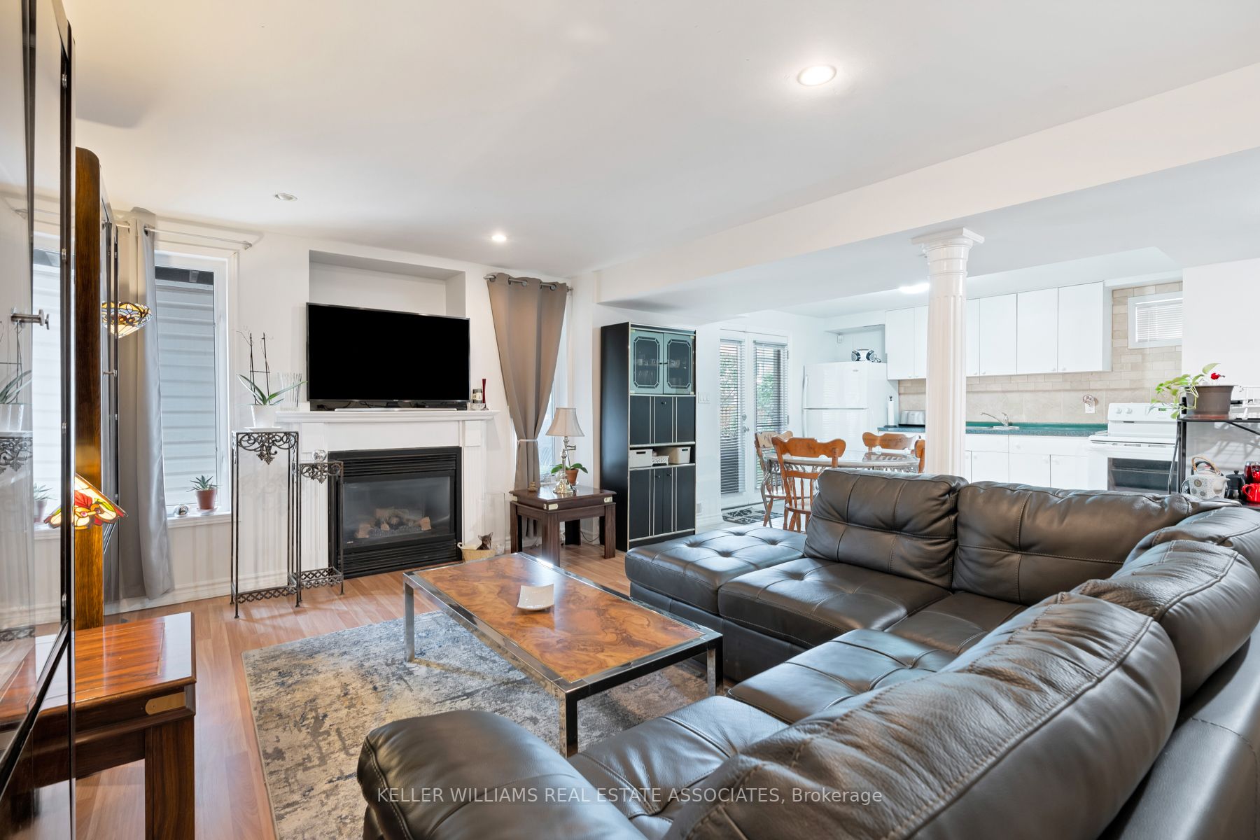 81 Crown Cres