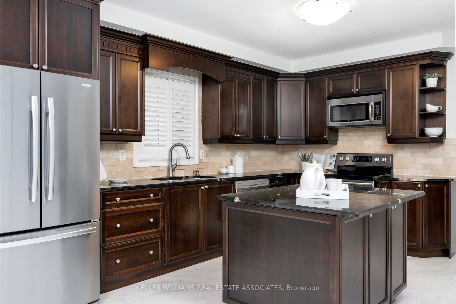 81 Crown Cres