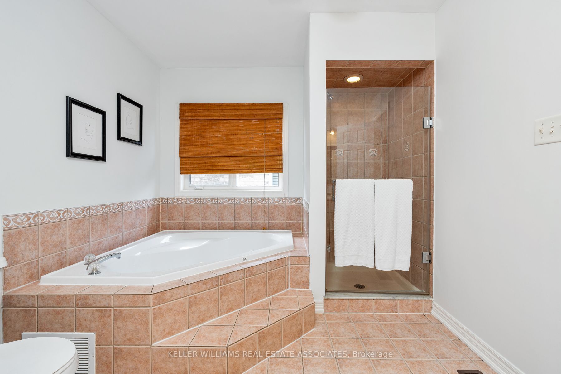 81 Crown Cres