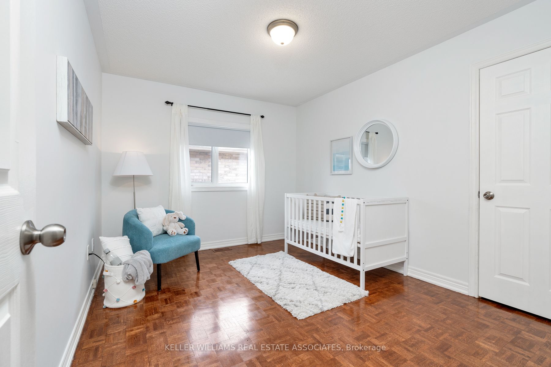 81 Crown Cres
