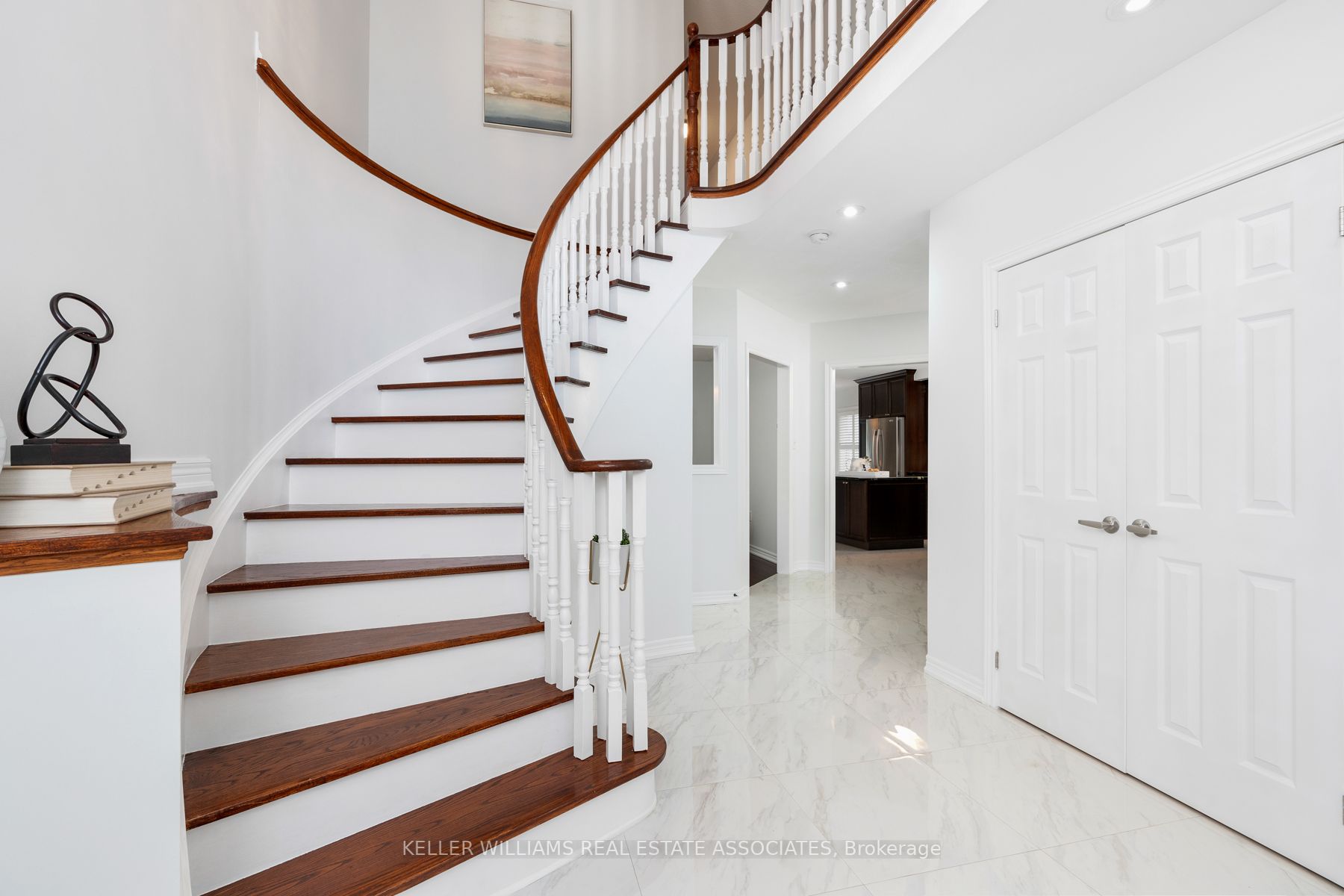 81 Crown Cres