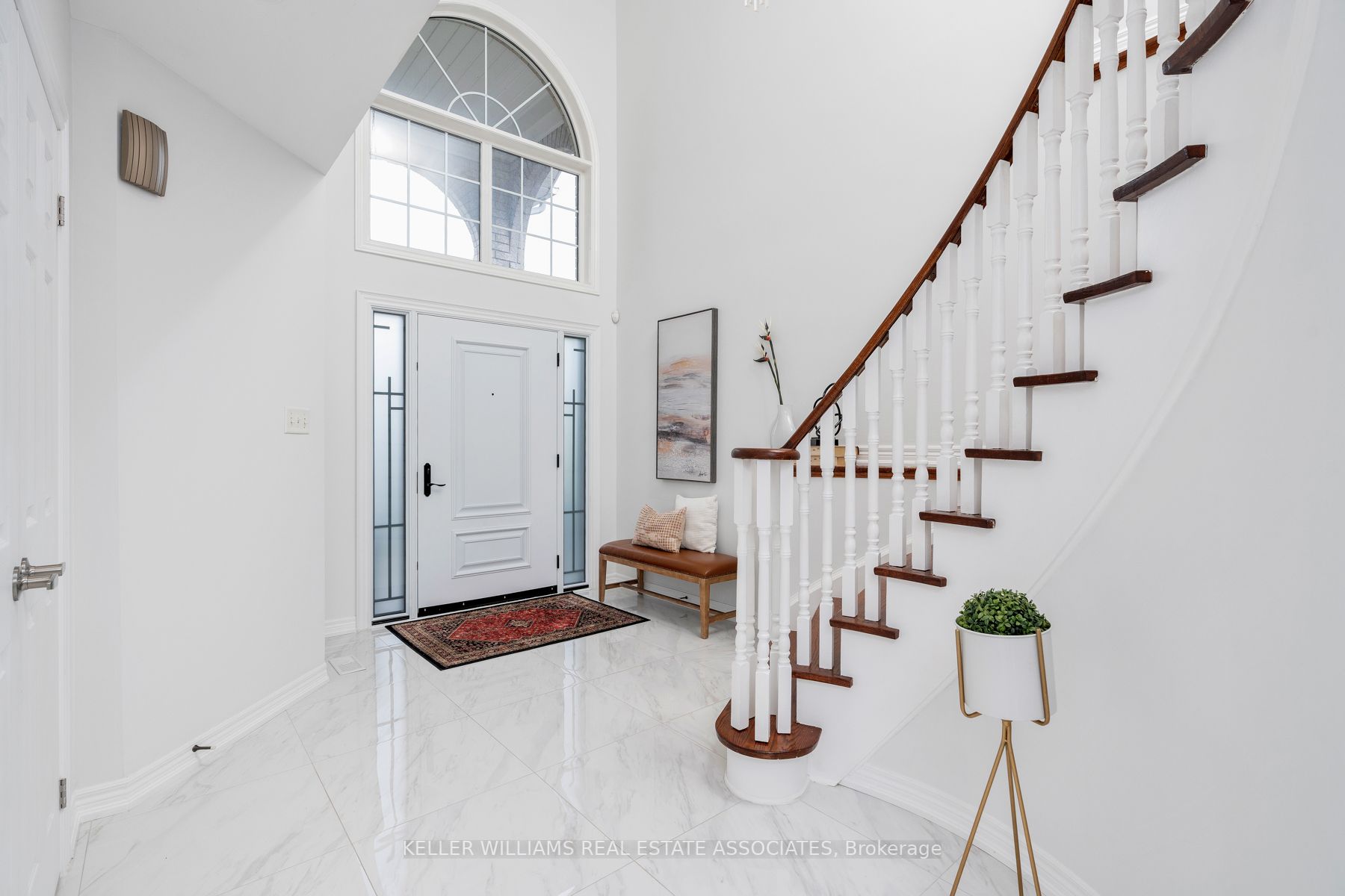 81 Crown Cres
