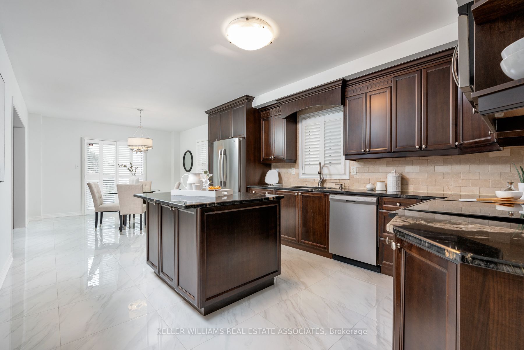 81 Crown Cres