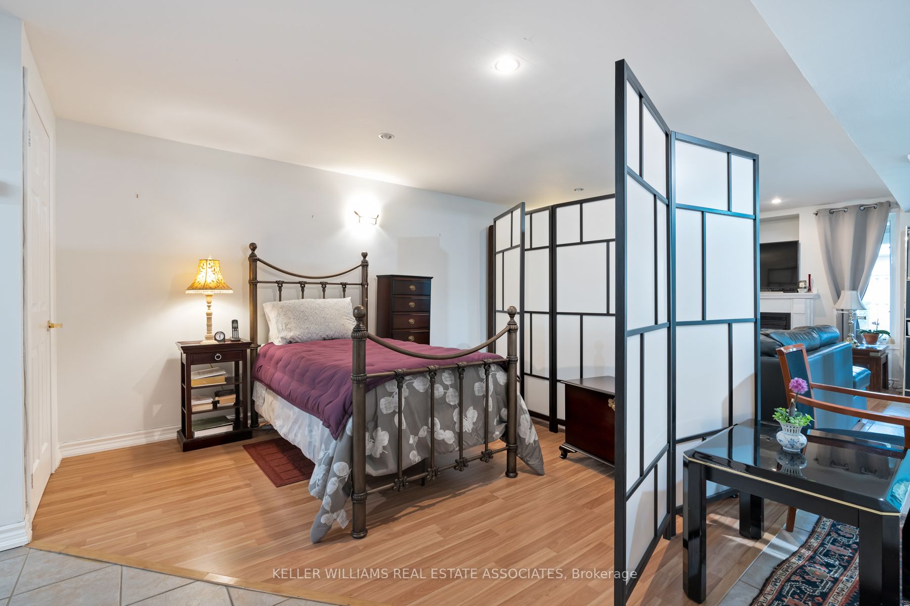 81 Crown Cres