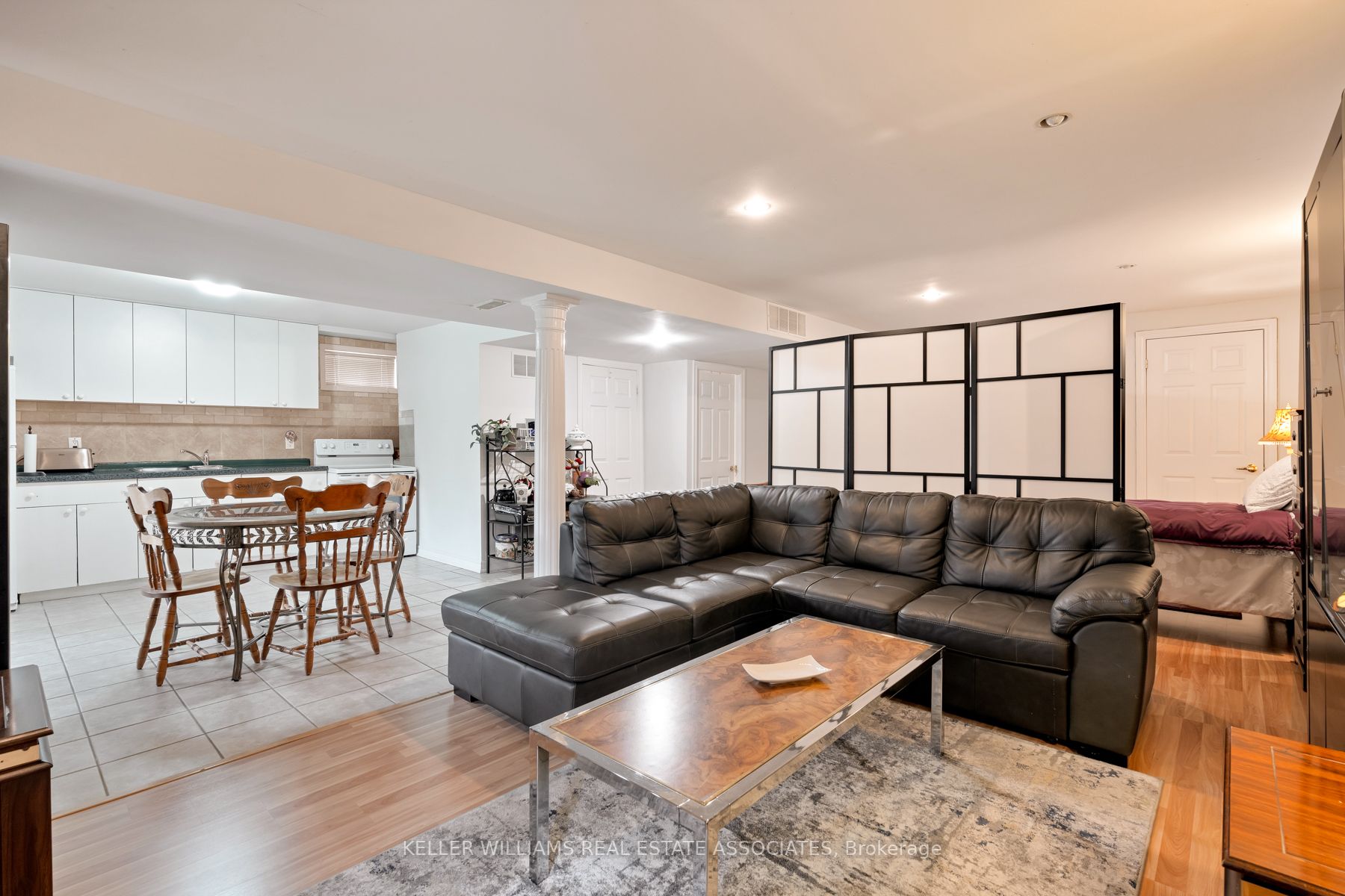 81 Crown Cres
