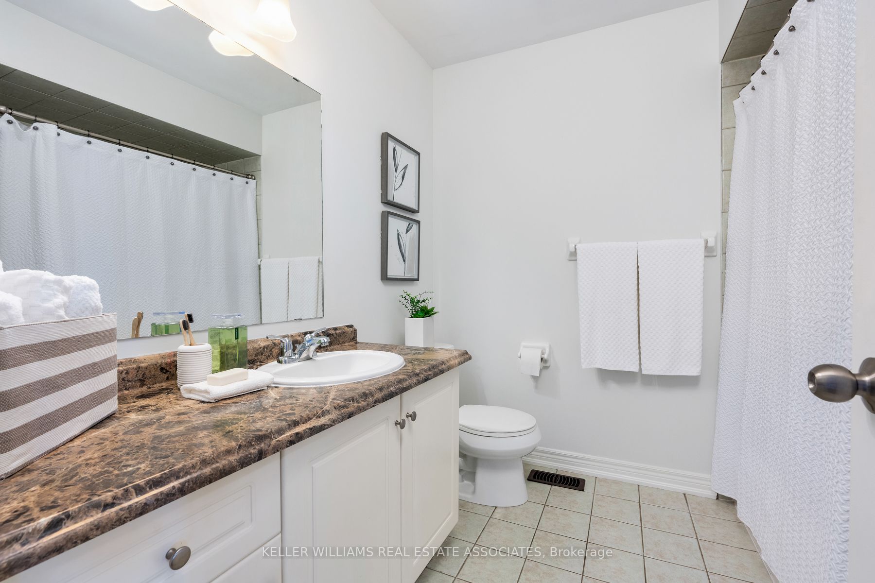 81 Crown Cres