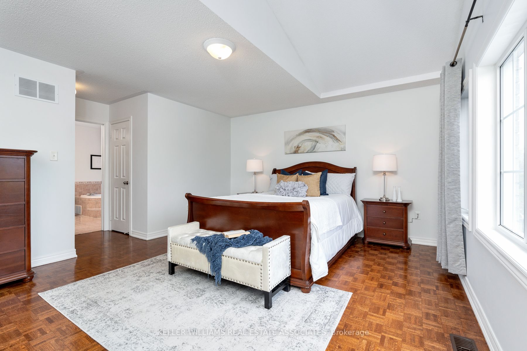 81 Crown Cres
