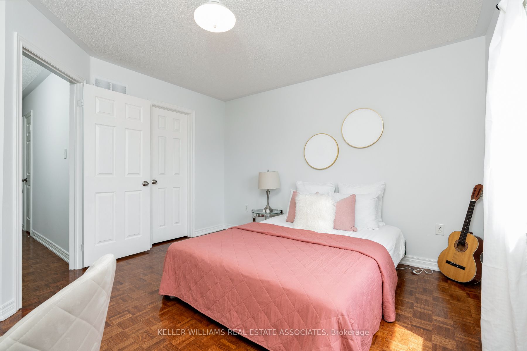 81 Crown Cres
