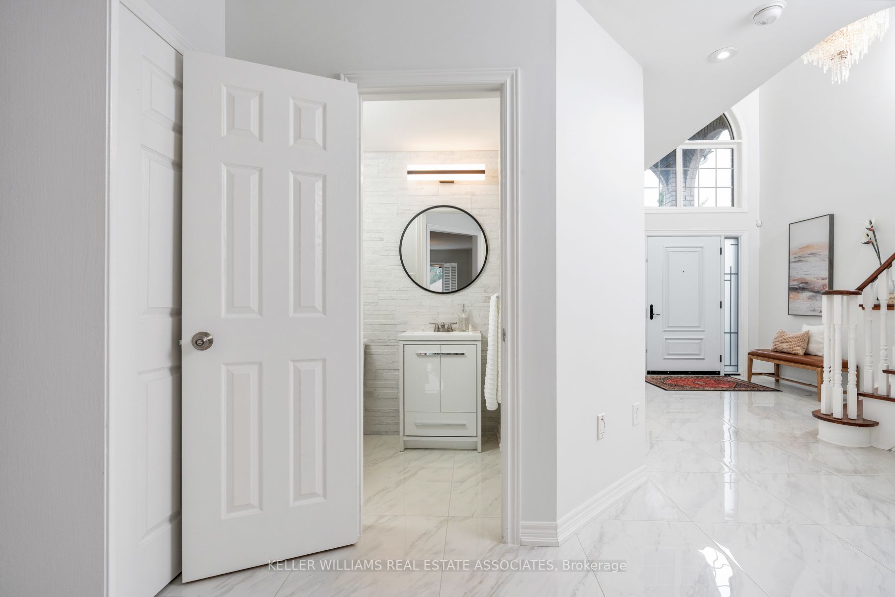 81 Crown Cres