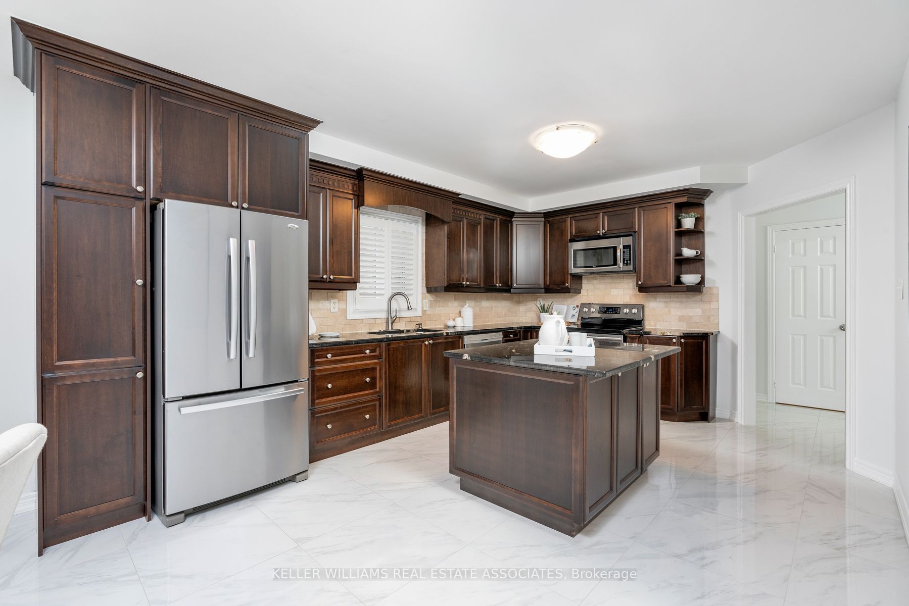81 Crown Cres