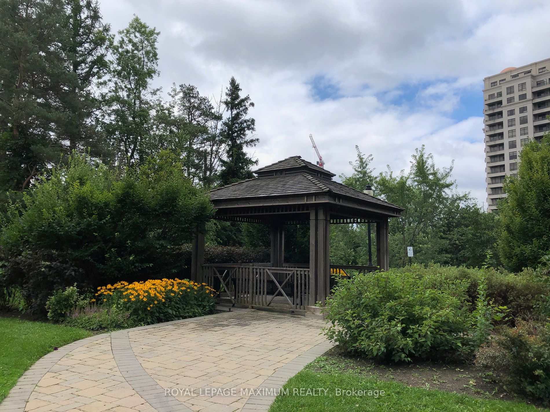 9245 Jane Street, #706