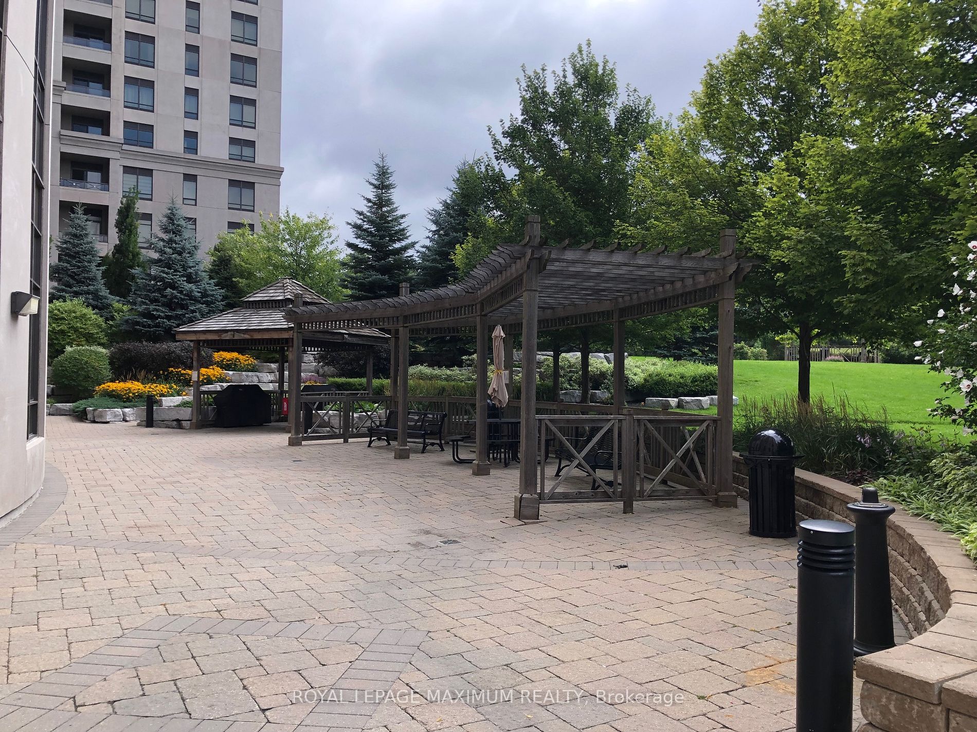 9245 Jane Street, #706