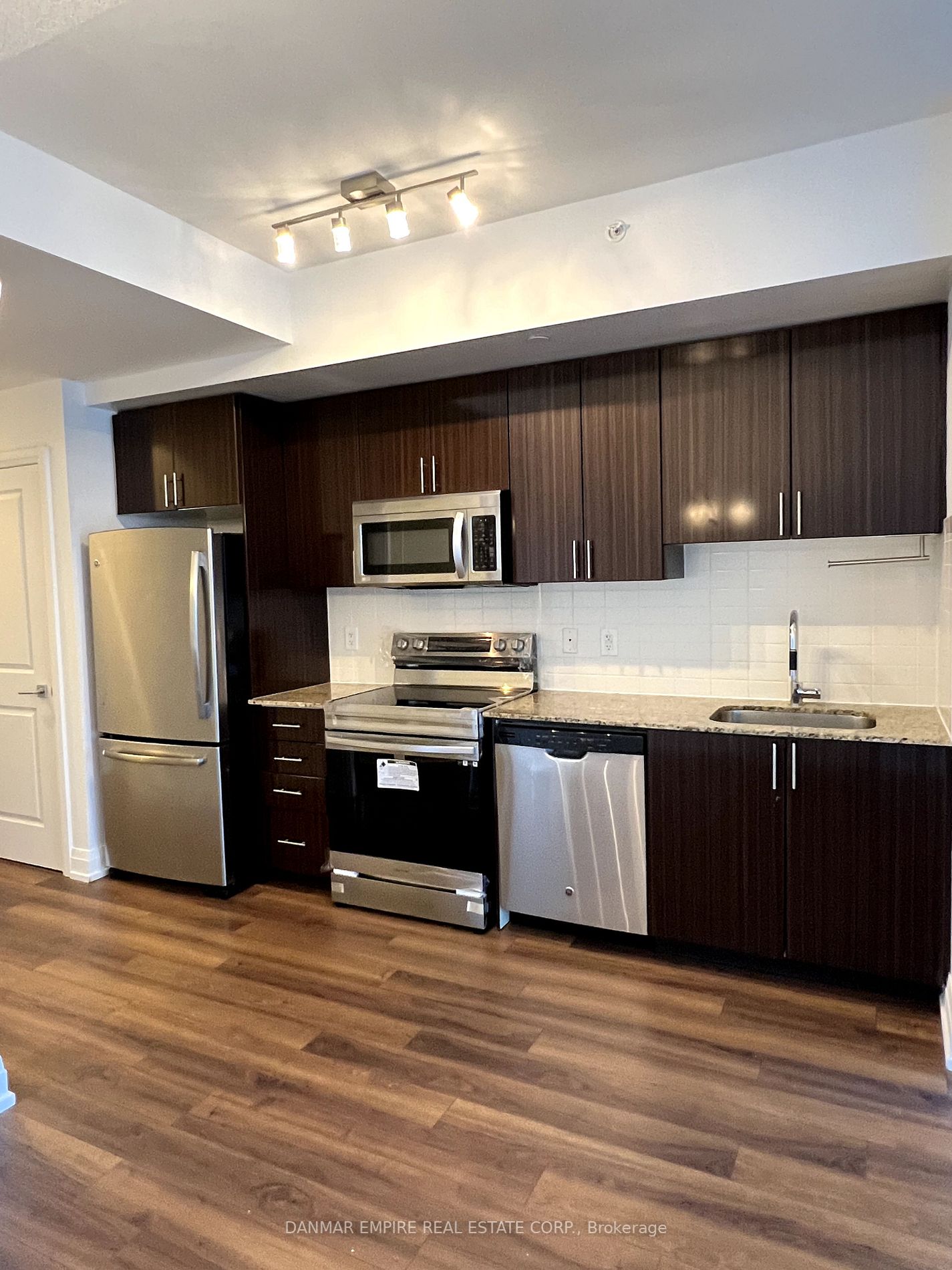 7165 Yonge St, #2203