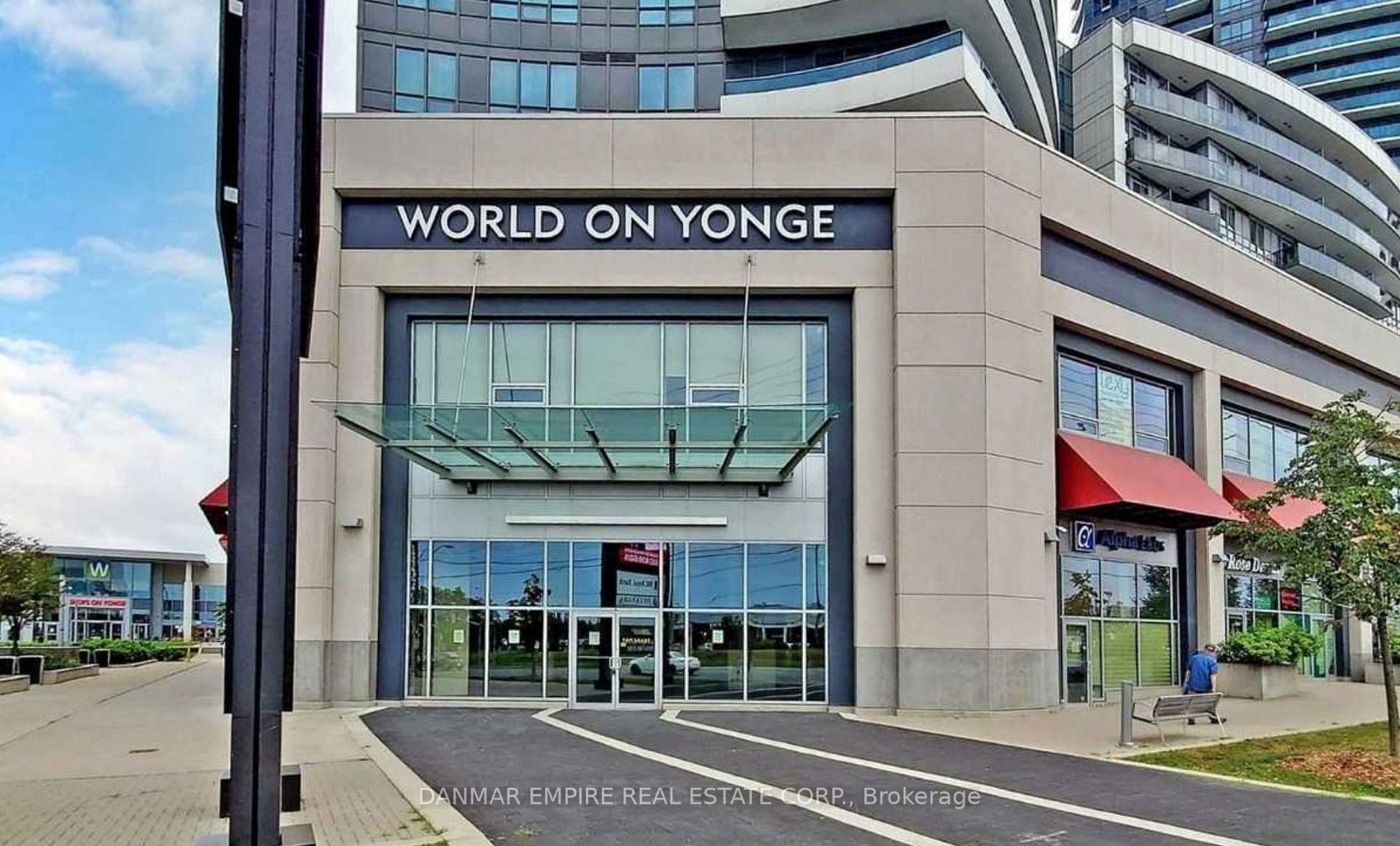 7165 Yonge St, #2203