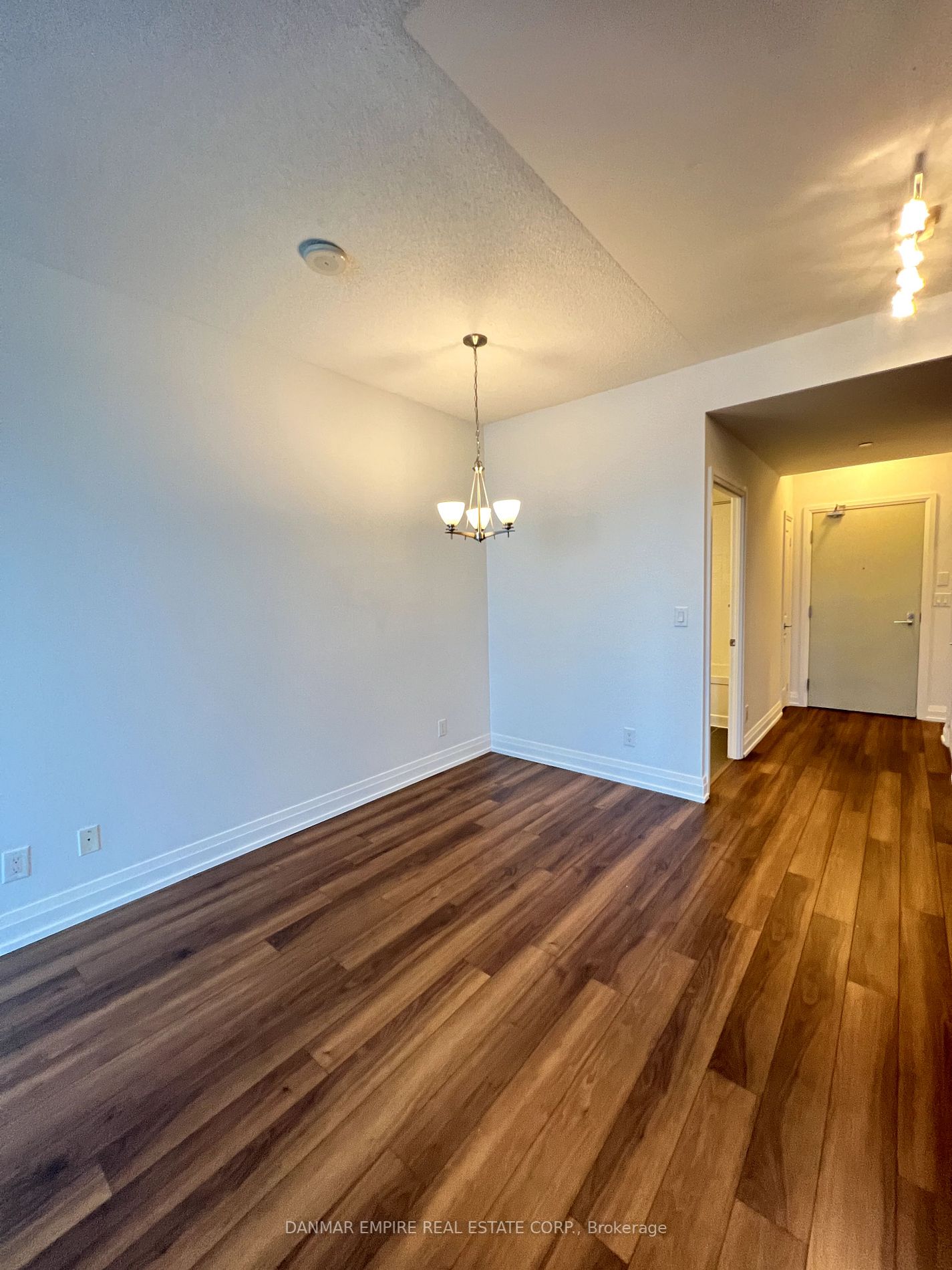 7165 Yonge St, #2203
